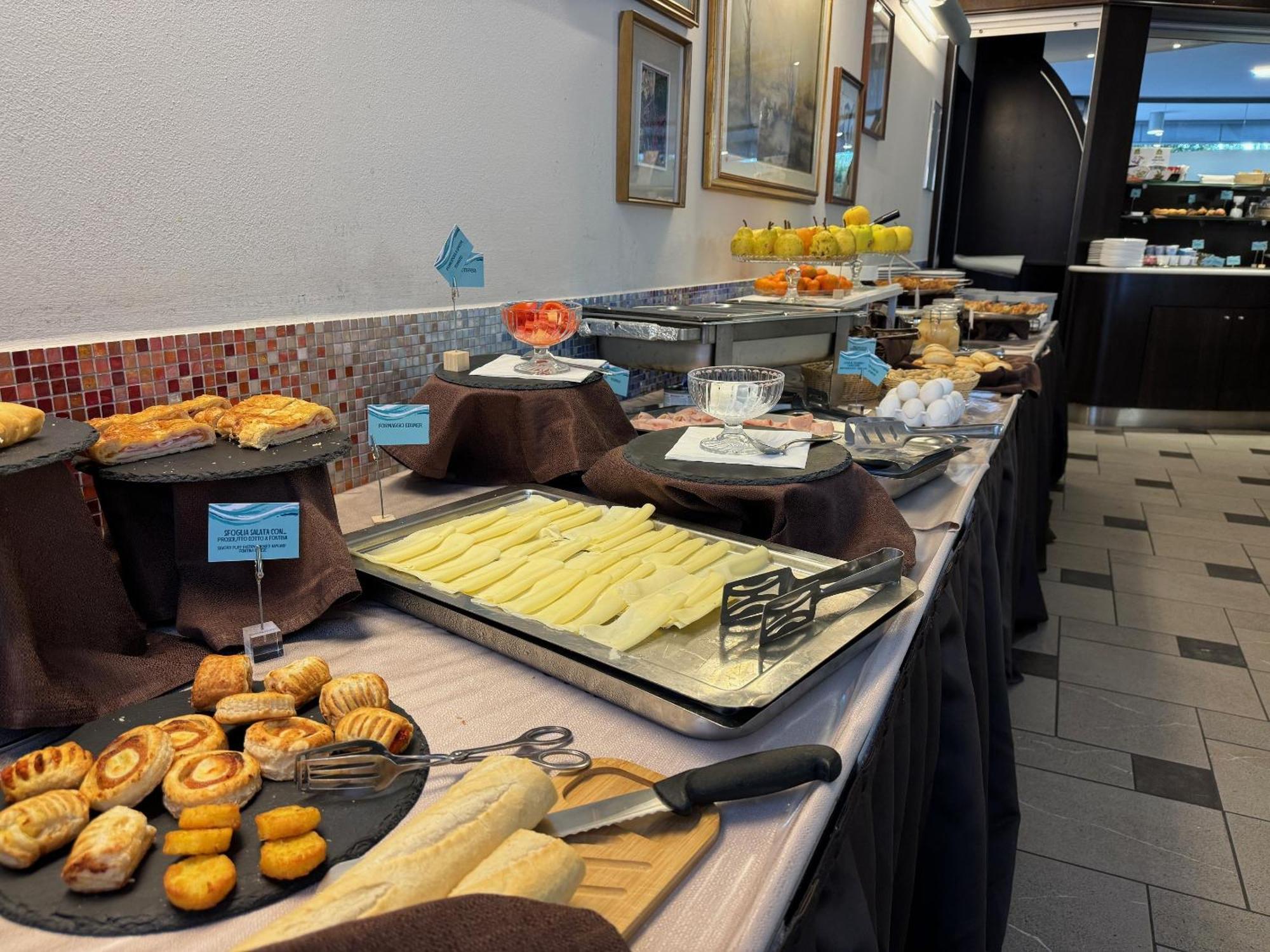 Euro Hotel Imola Esterno foto