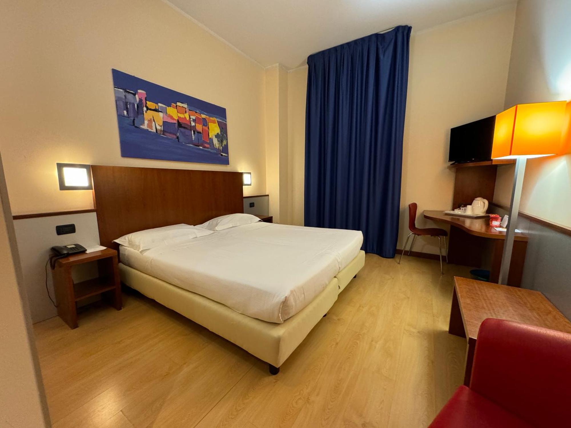 Euro Hotel Imola Esterno foto