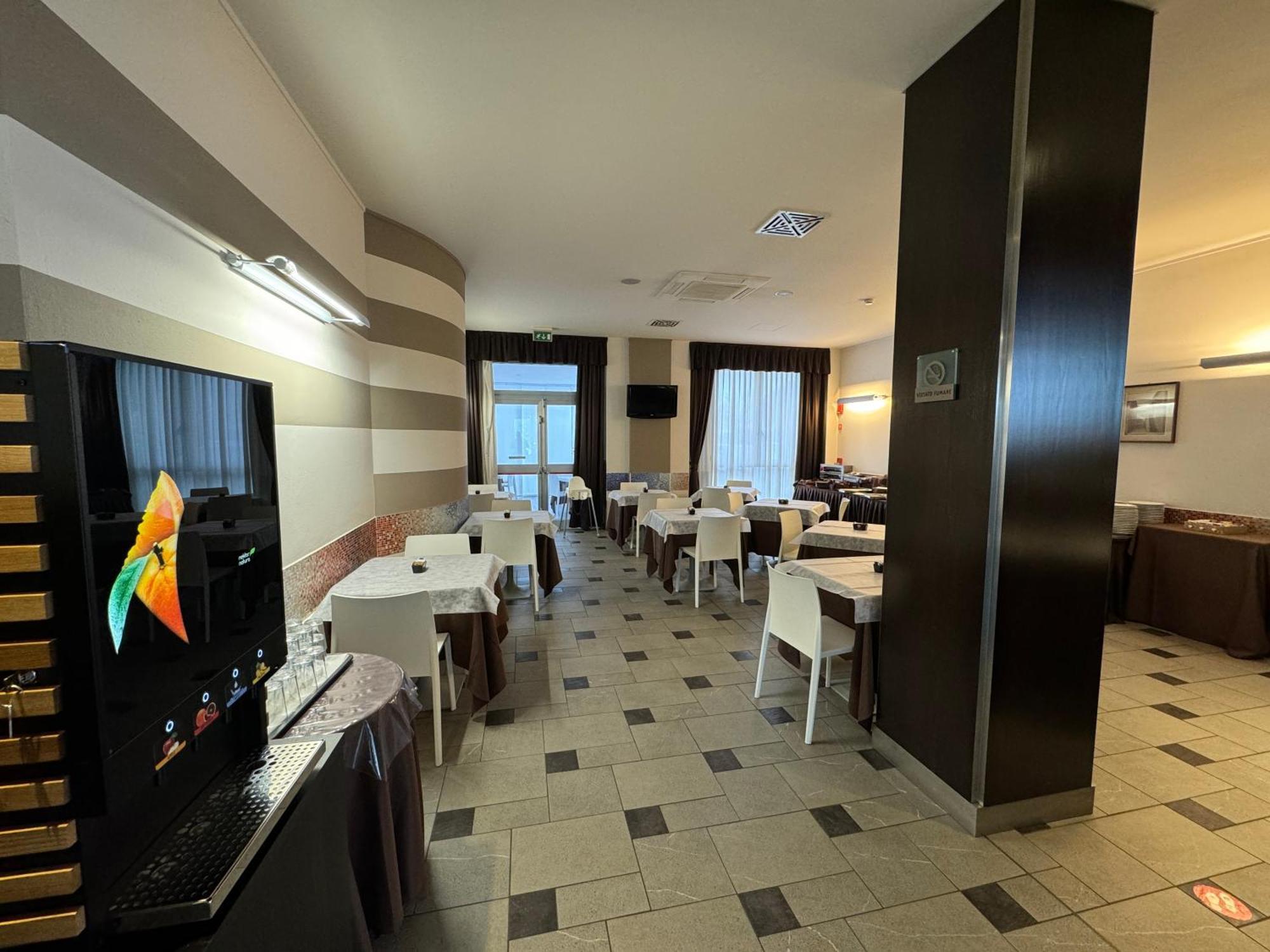Euro Hotel Imola Esterno foto