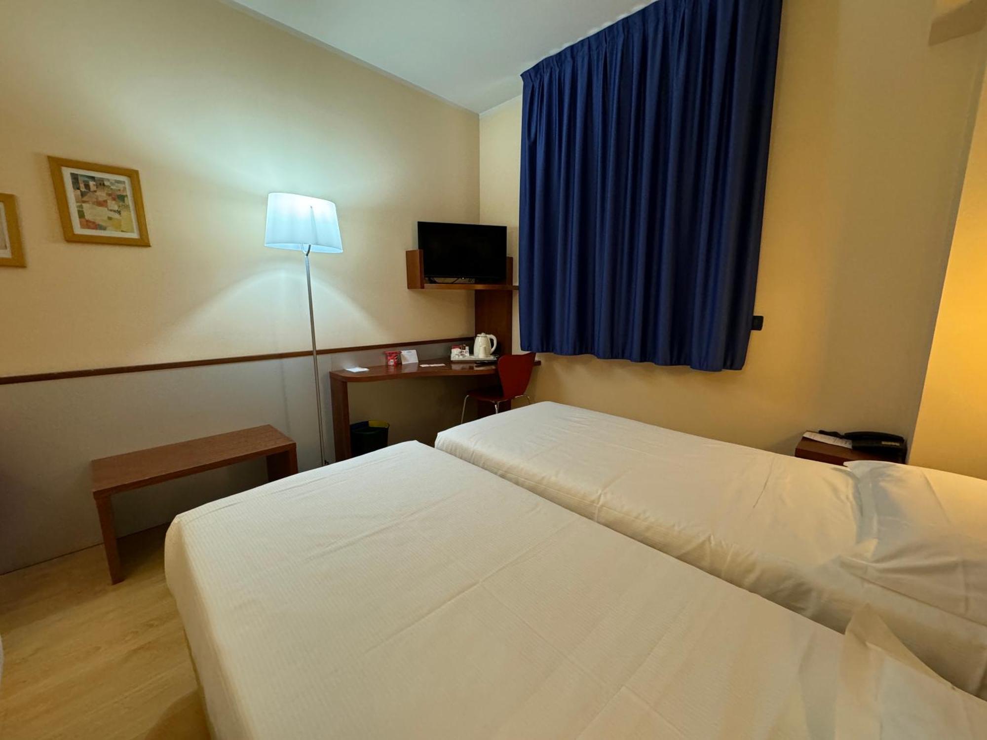 Euro Hotel Imola Esterno foto