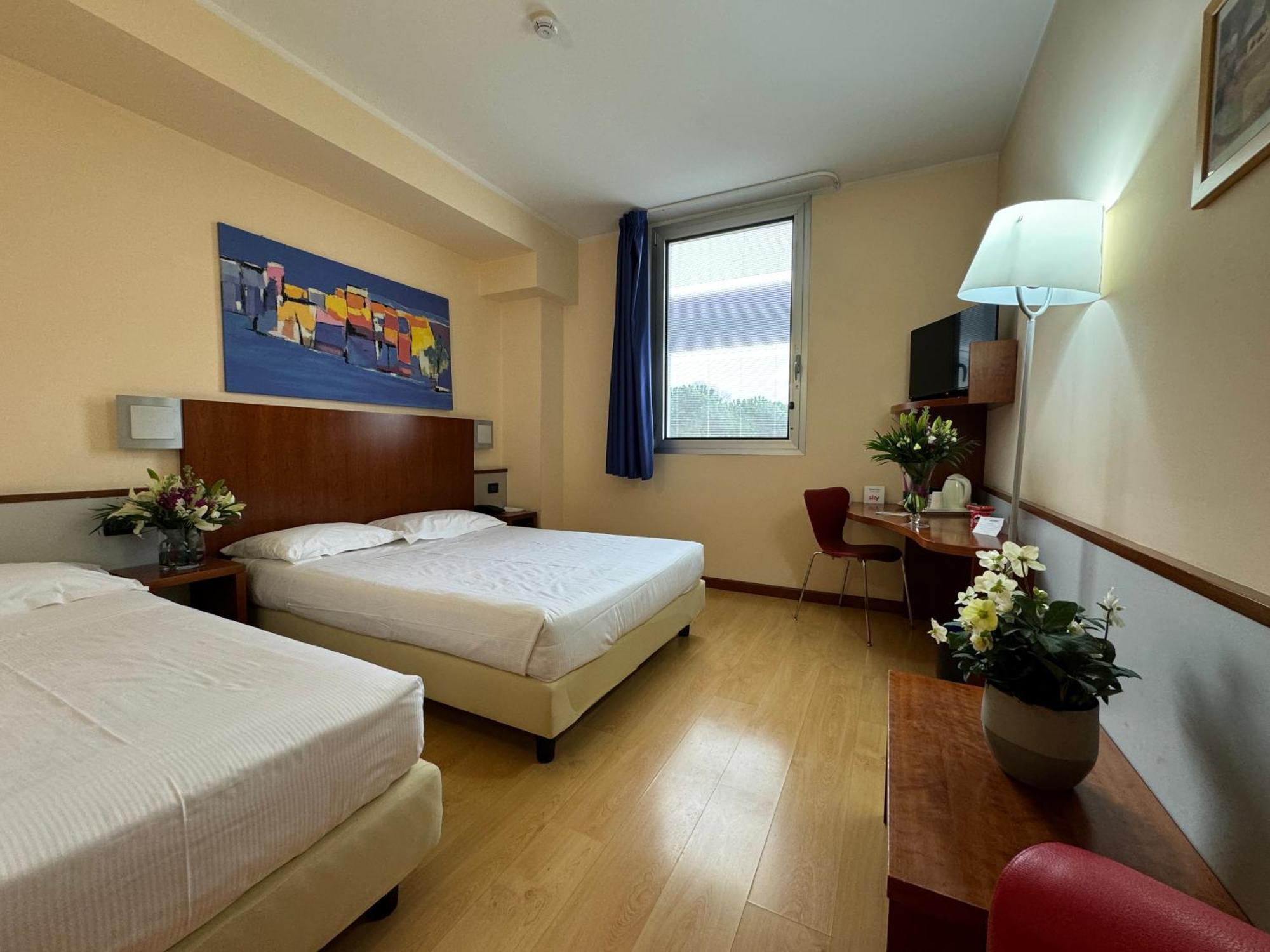 Euro Hotel Imola Esterno foto