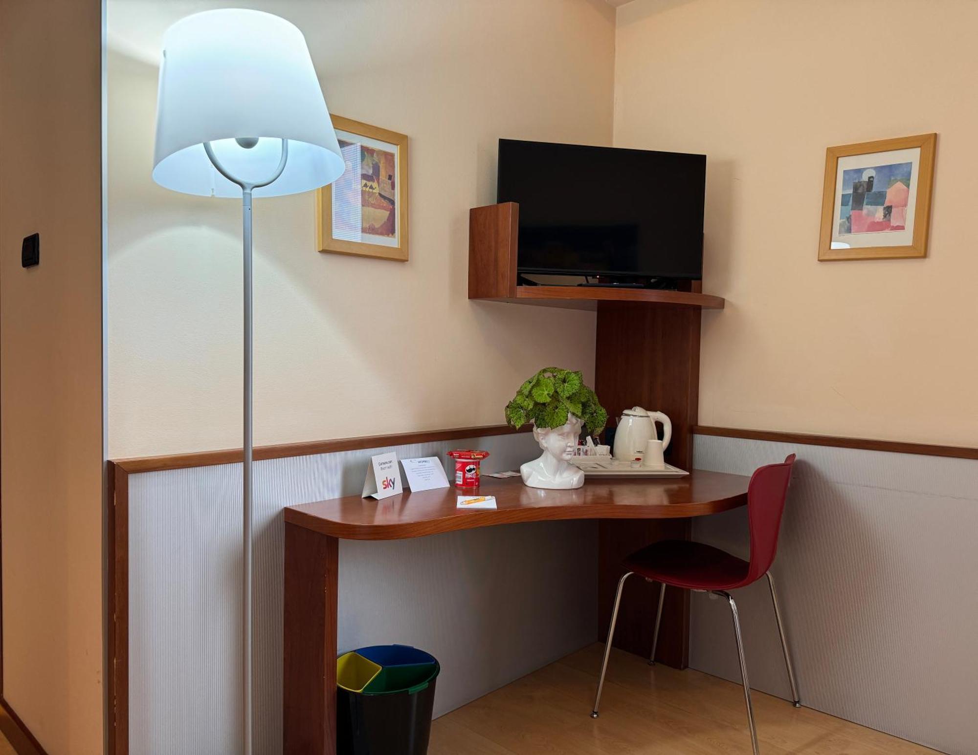 Euro Hotel Imola Esterno foto