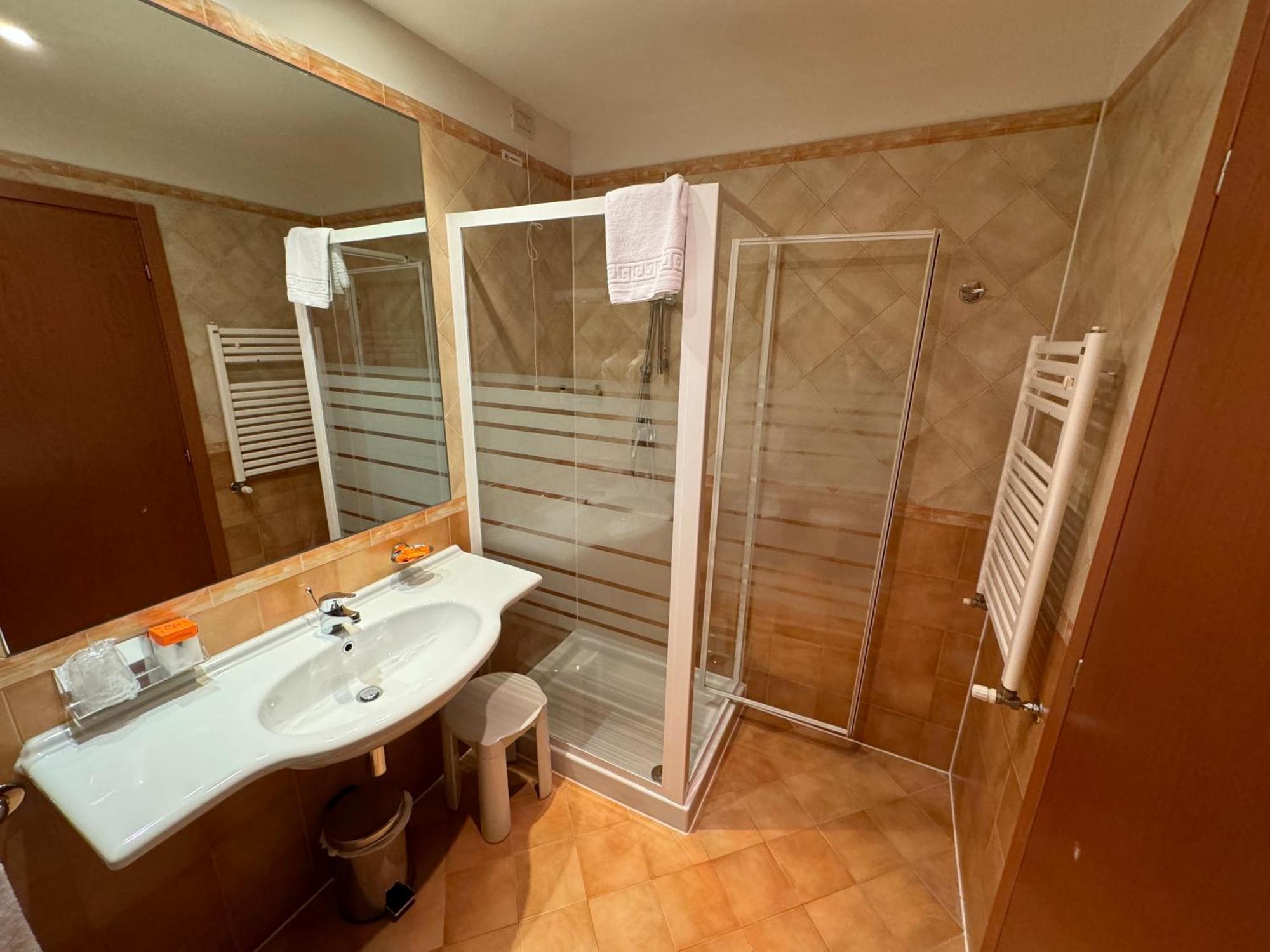 Euro Hotel Imola Esterno foto
