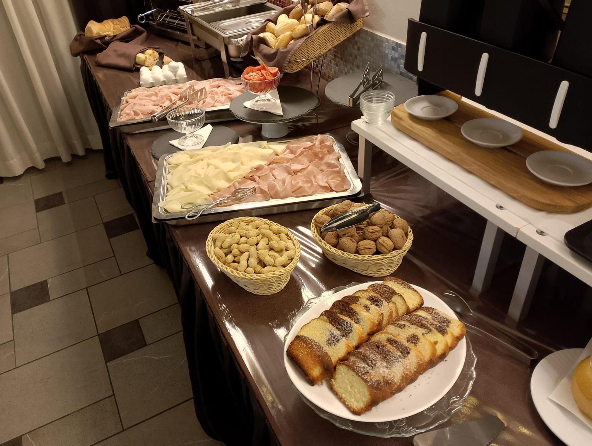 Euro Hotel Imola Esterno foto
