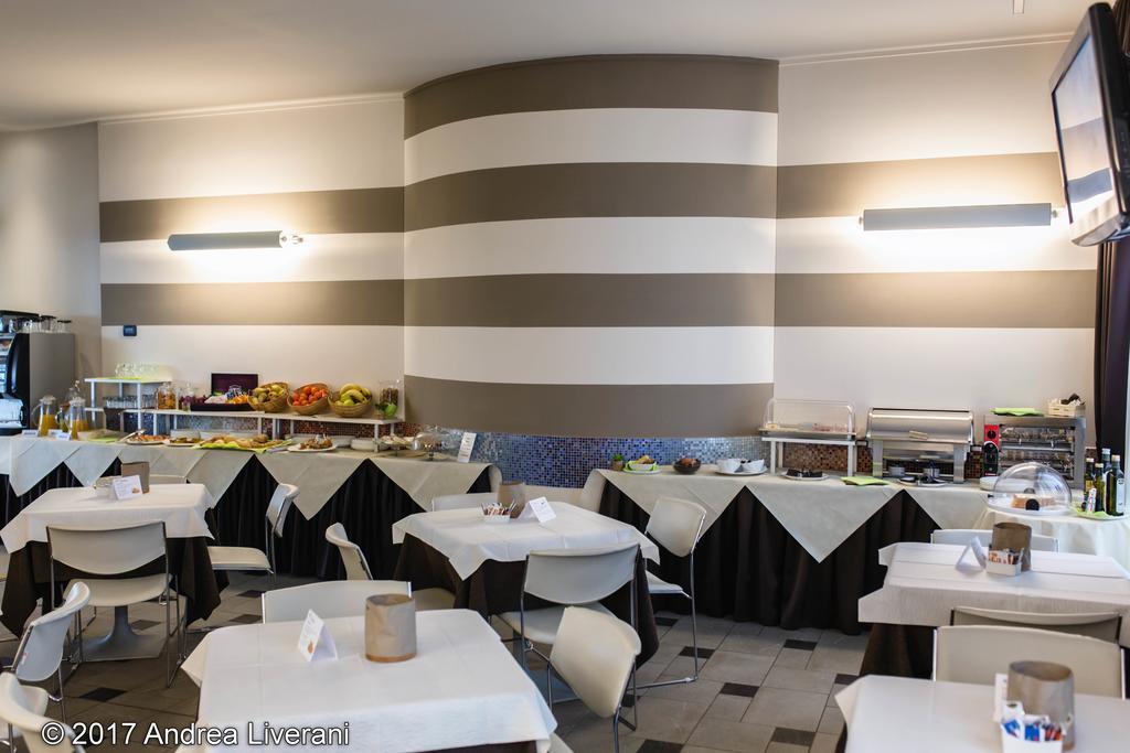 Euro Hotel Imola Esterno foto