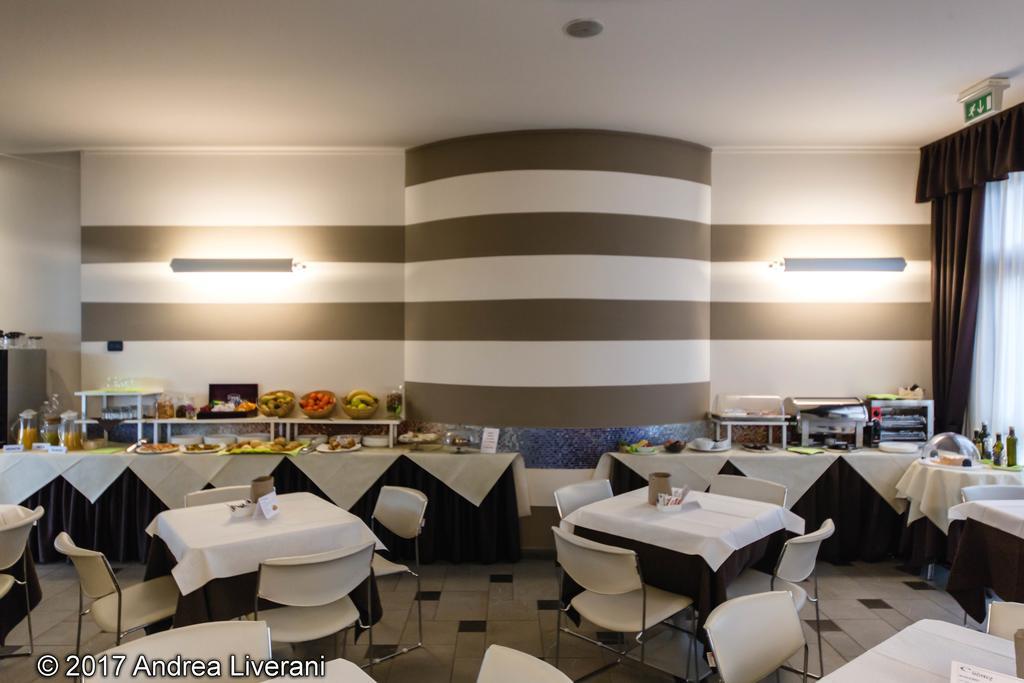 Euro Hotel Imola Esterno foto